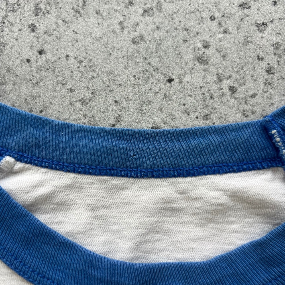 Vintage Predator T-Shirt Mens Medium White Blue Movie Sci-Fi Raglan Alien Y2K - Picture 10 of 14